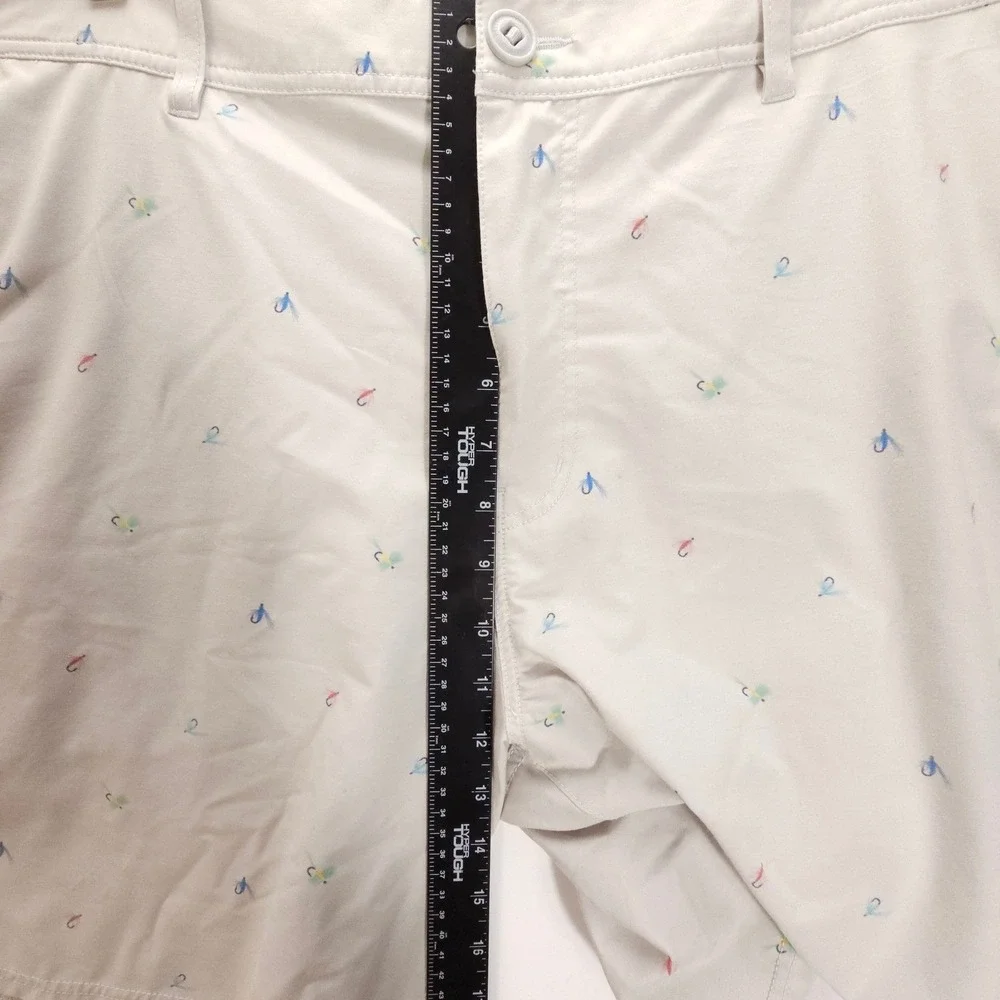 Huk Performance Fishing Shorts Mens 40‎ Tan Fly Lure Embroidery Skate Streetwear